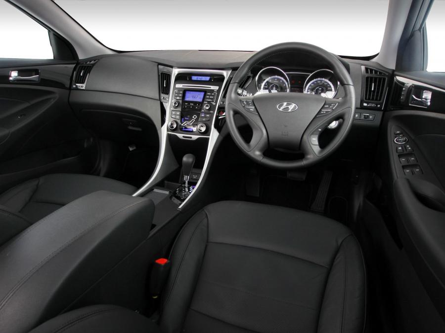  Hyundai Sonata 2010 года  (ZA) (фото 12 из 16)